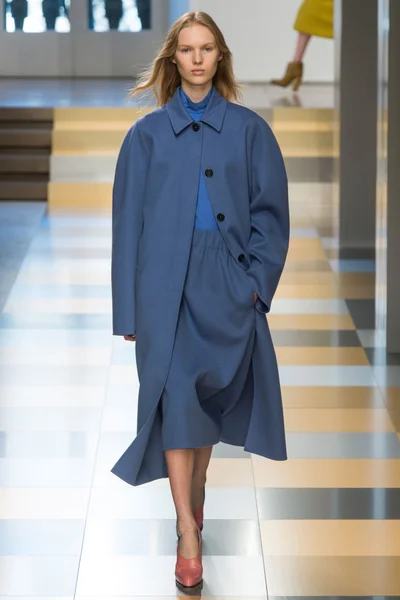 Look 28